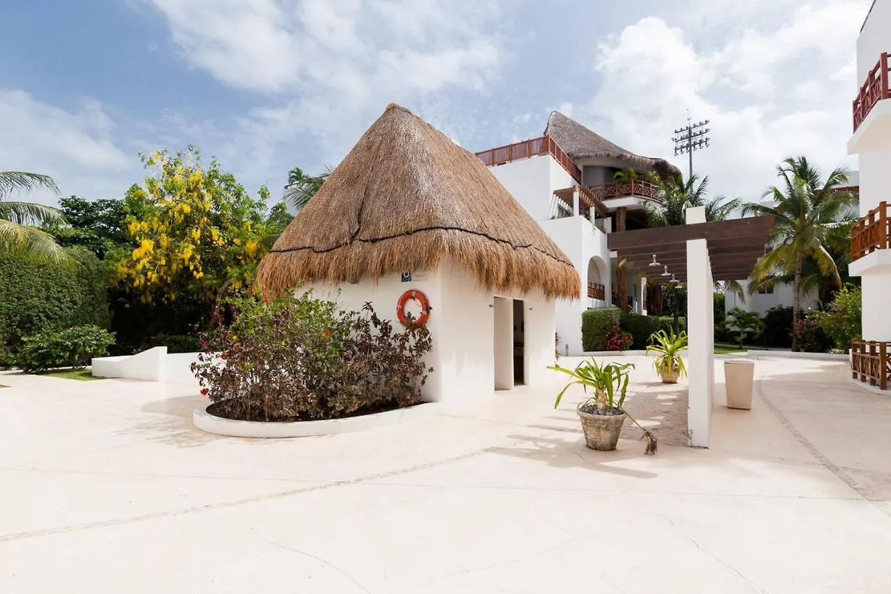 Condominios Quadra Alea Playa del Carmen Apartment