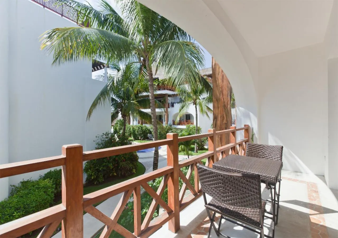 Condominios Quadra Alea Playa del Carmen Apartment