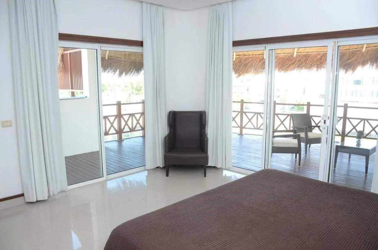 Condominios Quadra Alea Playa del Carmen 0*,