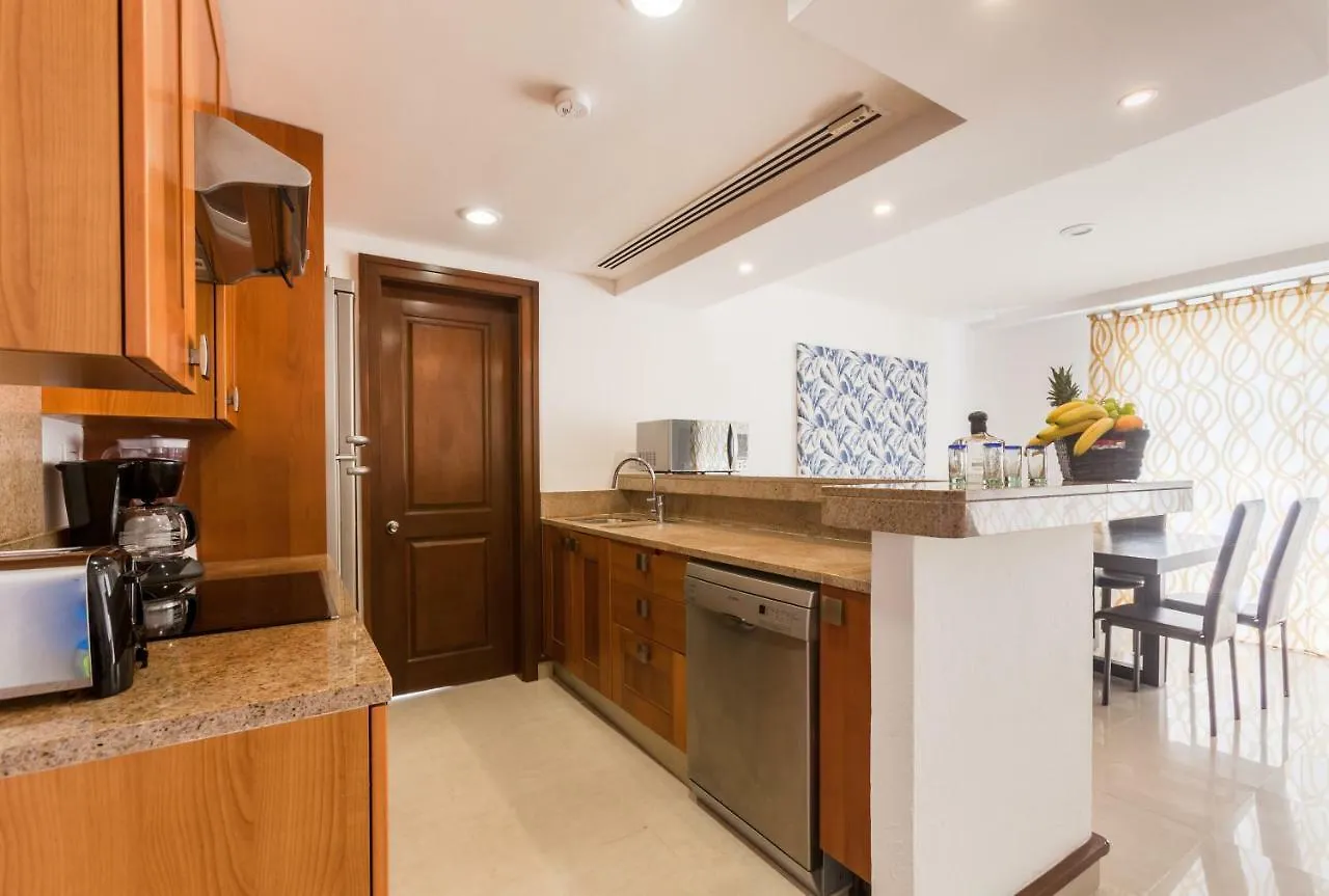 Condominios Quadra Alea Playa del Carmen 0*,